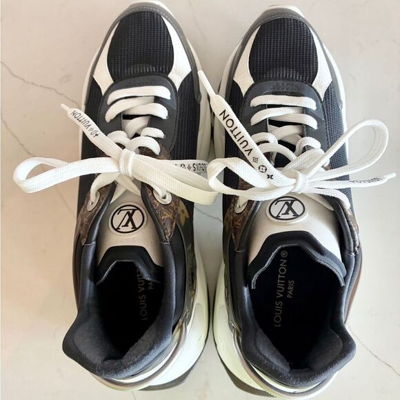 LOUIS VUITTON Run 55 Sneaker Black White Women’s Size 37.5 (7.5) - Picture 5 of 12